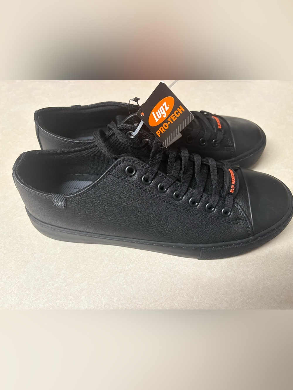 Lugz Pro-Tech women’s leather Black Low-Top Sneakers size 9.5